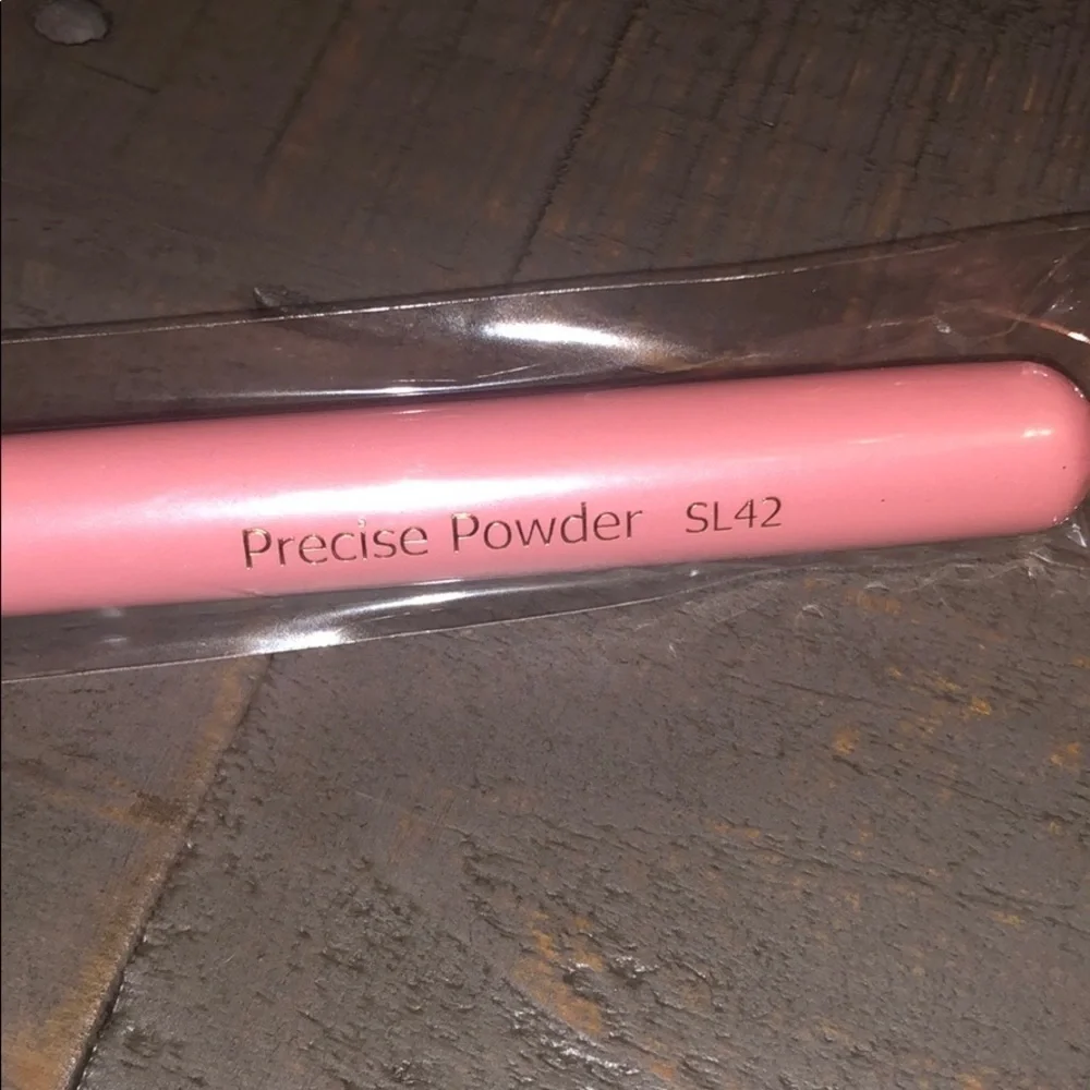 SL Miss Glam Precise Powder‎ SL42 Brush NEW